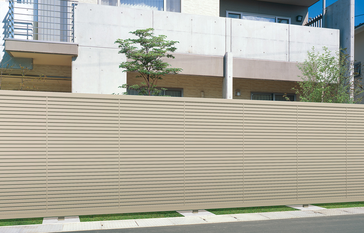 アーバングレー／1018　三協アルミ　門・フェンスまわり　フェンス・スクリーン　目隠し　モダン　おしゃれ　エクステリア　愛知・名古屋の外構専門店パートナーホームのエクステリア　製品一覧　形材フェンス　ニューアイシャノンG 1型|パートナーホーム