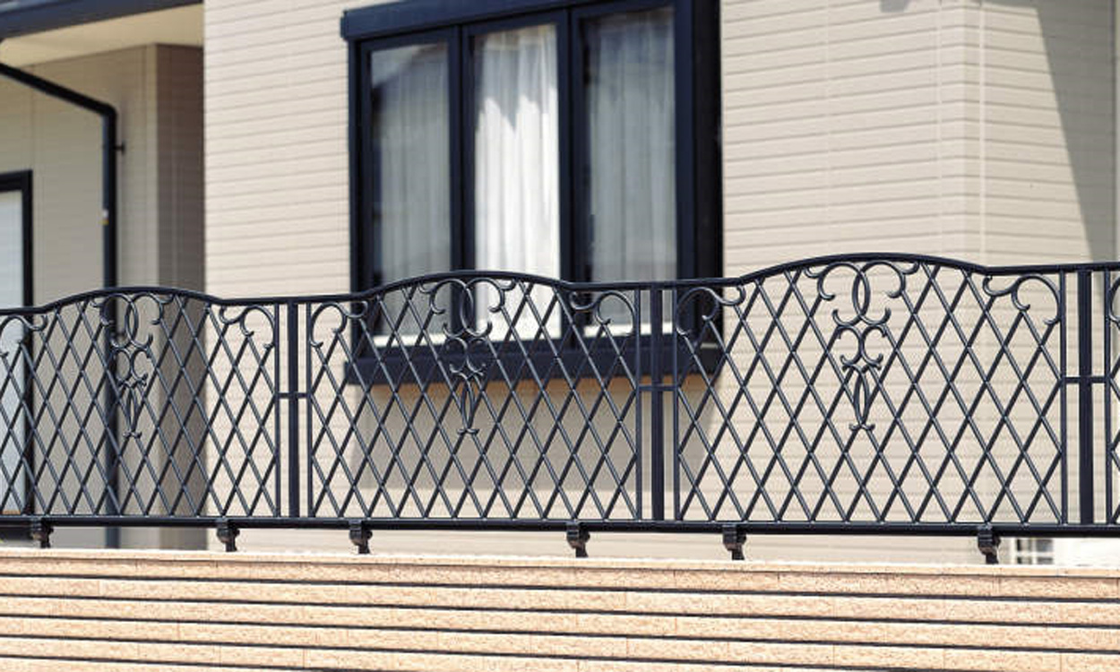 A型 アートブラック／1006　三協アルミ　門・フェンスまわり　フェンス・スクリーン　目隠し　モダン　おしゃれ　エクステリア　愛知・名古屋の外構専門店パートナーホームのエクステリア　製品一覧　鋳物フェンス　ジョイラル|パートナーホーム