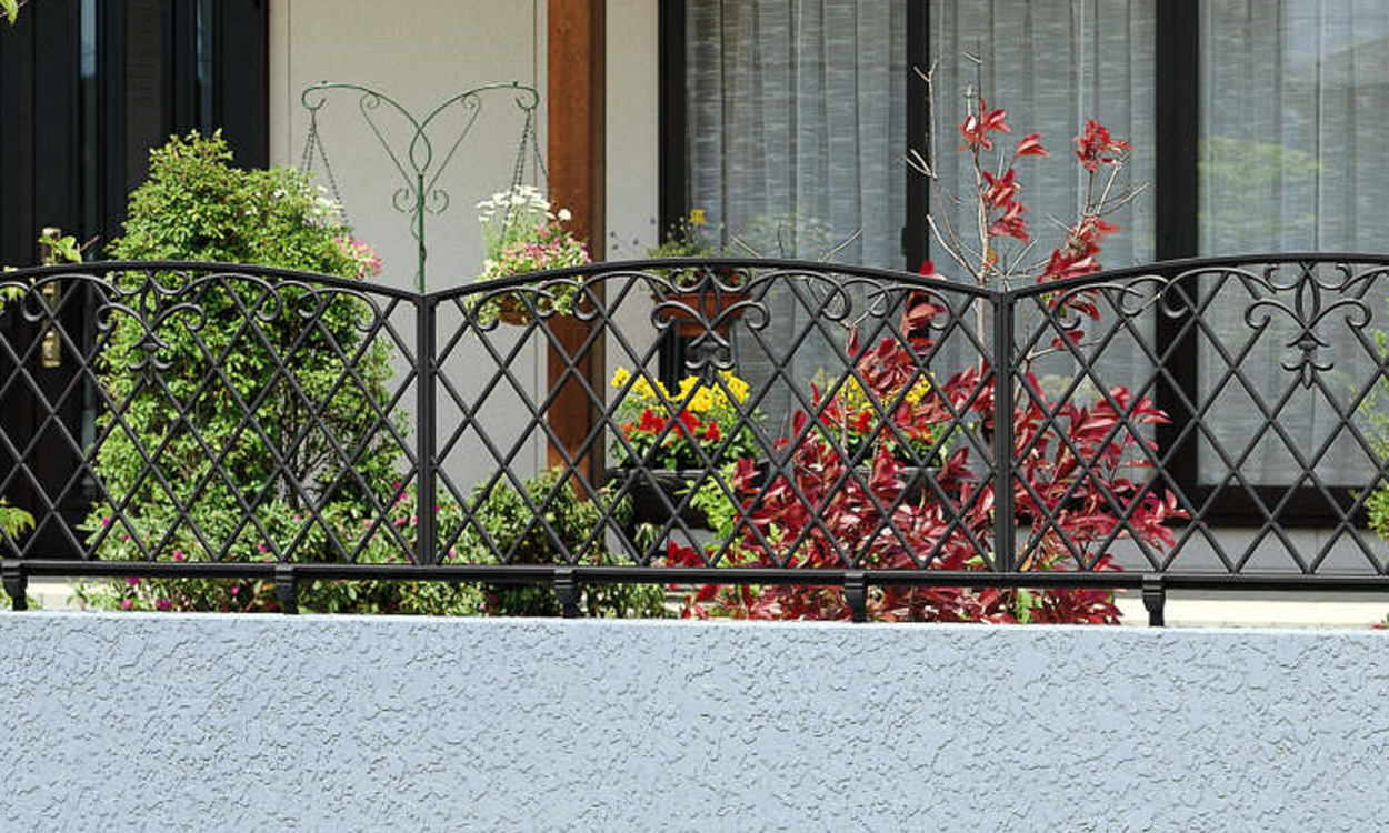 1型 アートブラック／1006　三協アルミ　門・フェンスまわり　フェンス・スクリーン　目隠し　モダン　おしゃれ　エクステリア　愛知・名古屋の外構専門店パートナーホームのエクステリア　製品一覧　鋳物フェンス　キャスモア|パートナーホーム