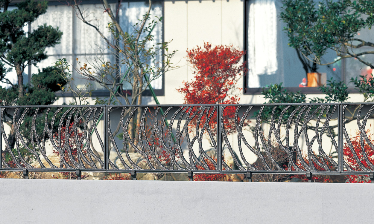 1型　三協アルミ　門・フェンスまわり　フェンス・スクリーン　目隠し　モダン　おしゃれ　エクステリア　愛知・名古屋の外構専門店パートナーホームのエクステリア　製品一覧　鋳物フェンス　美流（びりゅう）|パートナーホーム