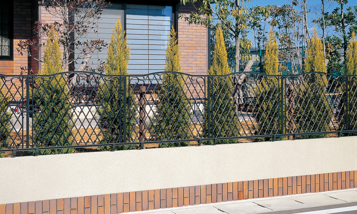 A型 アートグリーン／1008　三協アルミ　門・フェンスまわり　フェンス・スクリーン　目隠し　モダン　おしゃれ　エクステリア　愛知・名古屋の外構専門店パートナーホームのエクステリア　製品一覧　鋳物フェンス　ジョイラル|パートナーホーム