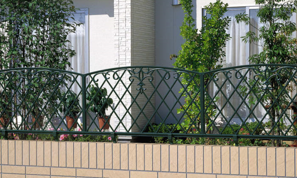 1型 アートグリーン／1006　三協アルミ　門・フェンスまわり　フェンス・スクリーン　目隠し　モダン　おしゃれ　エクステリア　愛知・名古屋の外構専門店パートナーホームのエクステリア　製品一覧　鋳物フェンス　キャスモア|パートナーホーム