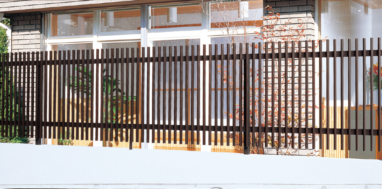 6型　様々な住宅様式にフィットする形材フェンスです。|パートナーホーム