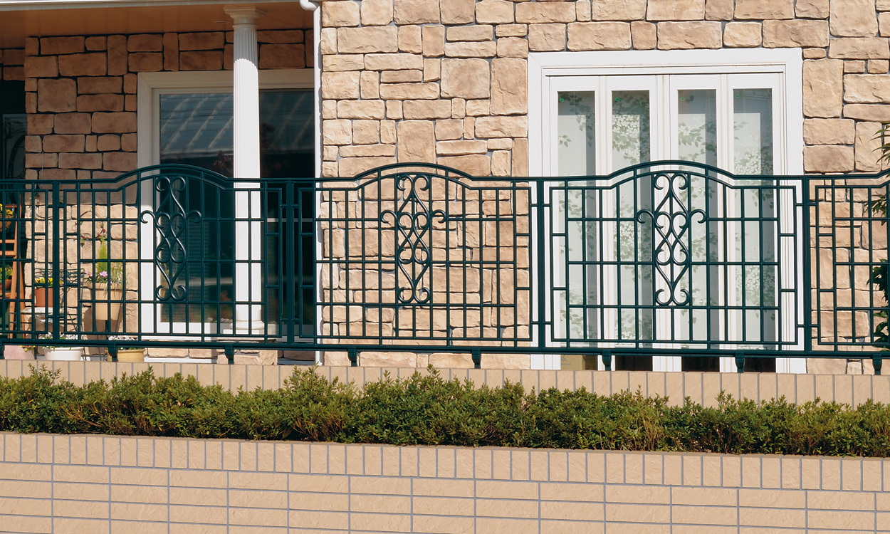 B型 アートグリーン／1008　三協アルミ　門・フェンスまわり　フェンス・スクリーン　目隠し　モダン　おしゃれ　エクステリア　愛知・名古屋の外構専門店パートナーホームのエクステリア　製品一覧　鋳物フェンス　ジョイラル|パートナーホーム