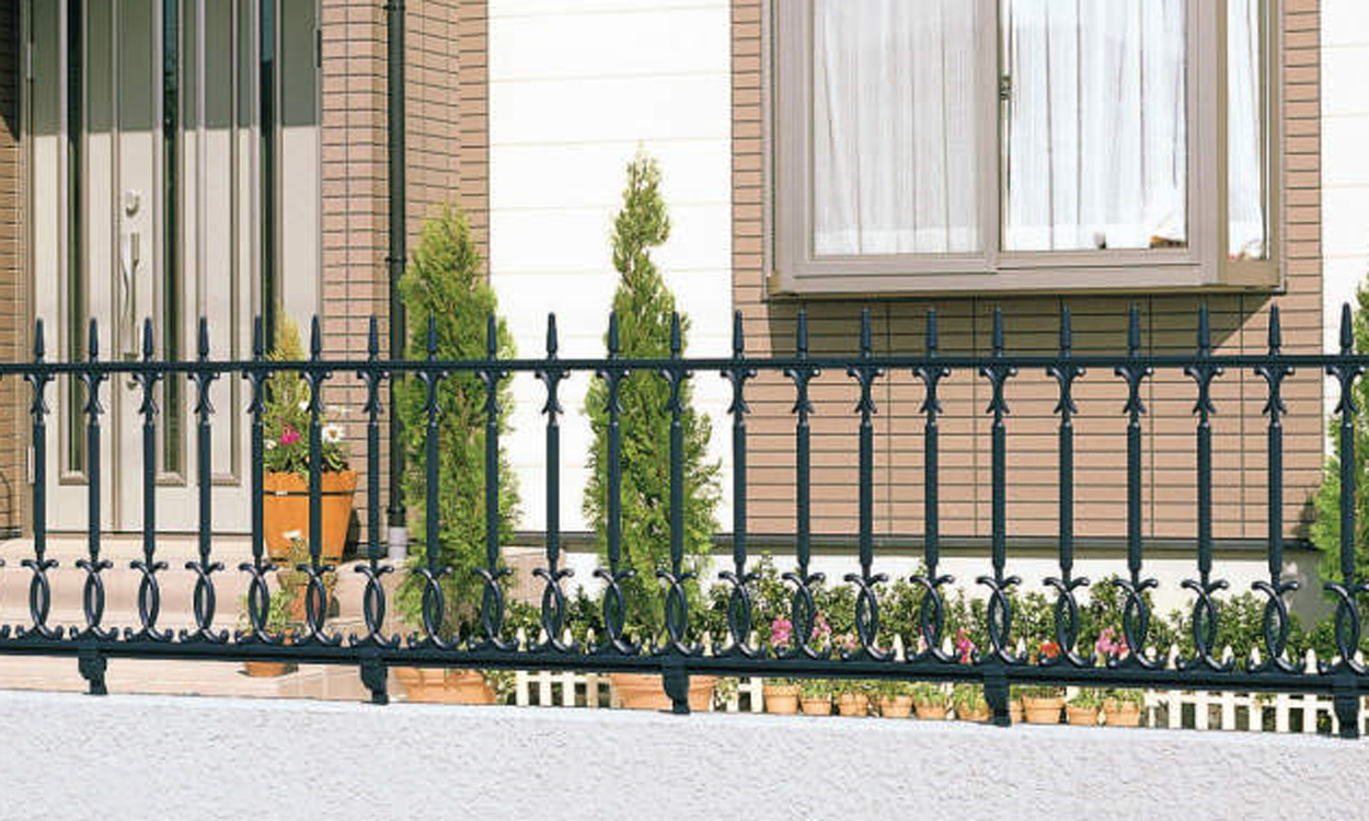 3型 アートグリーン／1006　三協アルミ　門・フェンスまわり　フェンス・スクリーン　目隠し　モダン　おしゃれ　エクステリア　愛知・名古屋の外構専門店パートナーホームのエクステリア　製品一覧　鋳物フェンス　キャスモア|パートナーホーム