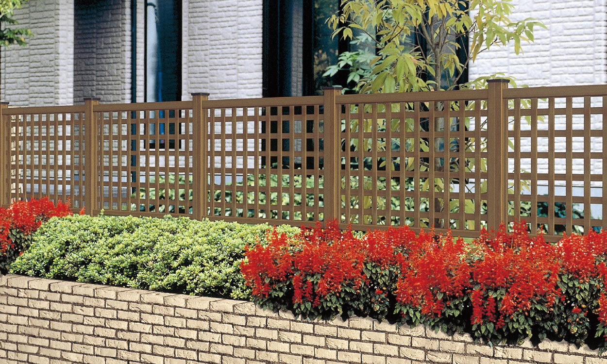 B型 ローズウッド／1208　三協アルミ　門・フェンスまわり　フェンス・スクリーン　目隠し　モダン　おしゃれ　エクステリア　愛知・名古屋の外構専門店パートナーホームのエクステリア　製品一覧　鋳物フェンス　木粉入り樹脂フェンス　プラウディ|パートナーホーム