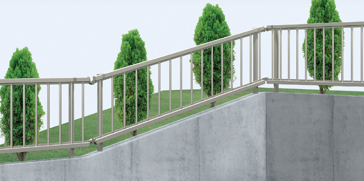 アーバングレー／2006／傾斜地用　三協アルミ　門・フェンスまわり　フェンス・スクリーン　目隠し　モダン　おしゃれ　エクステリア　愛知・名古屋の外構専門店パートナーホームのエクステリア　製品一覧　形材フェンス　スーパー速川|パートナーホーム