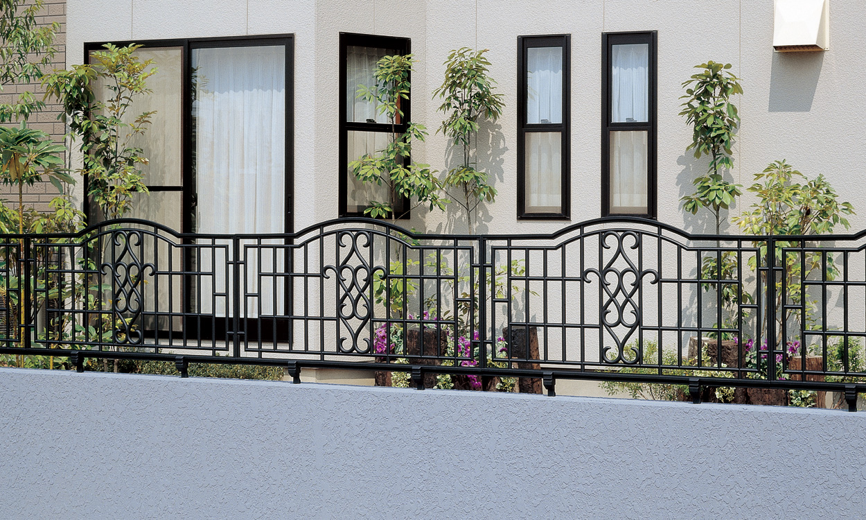 B型 アートブラック／1006　三協アルミ　門・フェンスまわり　フェンス・スクリーン　目隠し　モダン　おしゃれ　エクステリア　愛知・名古屋の外構専門店パートナーホームのエクステリア　製品一覧　鋳物フェンス　ジョイラル|パートナーホーム