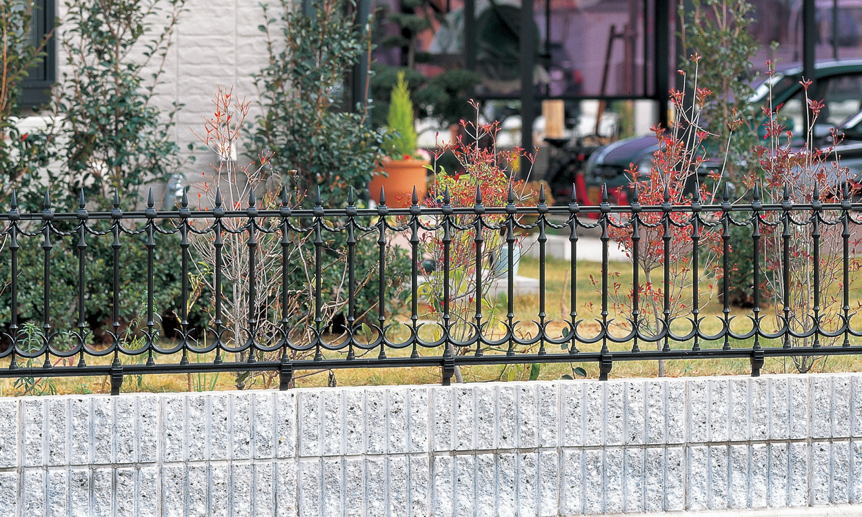 7型　三協アルミ　門・フェンスまわり　フェンス・スクリーン　目隠し　モダン　おしゃれ　エクステリア　愛知・名古屋の外構専門店パートナーホームのエクステリア　製品一覧　鋳物フェンス　ファンセル|パートナーホーム