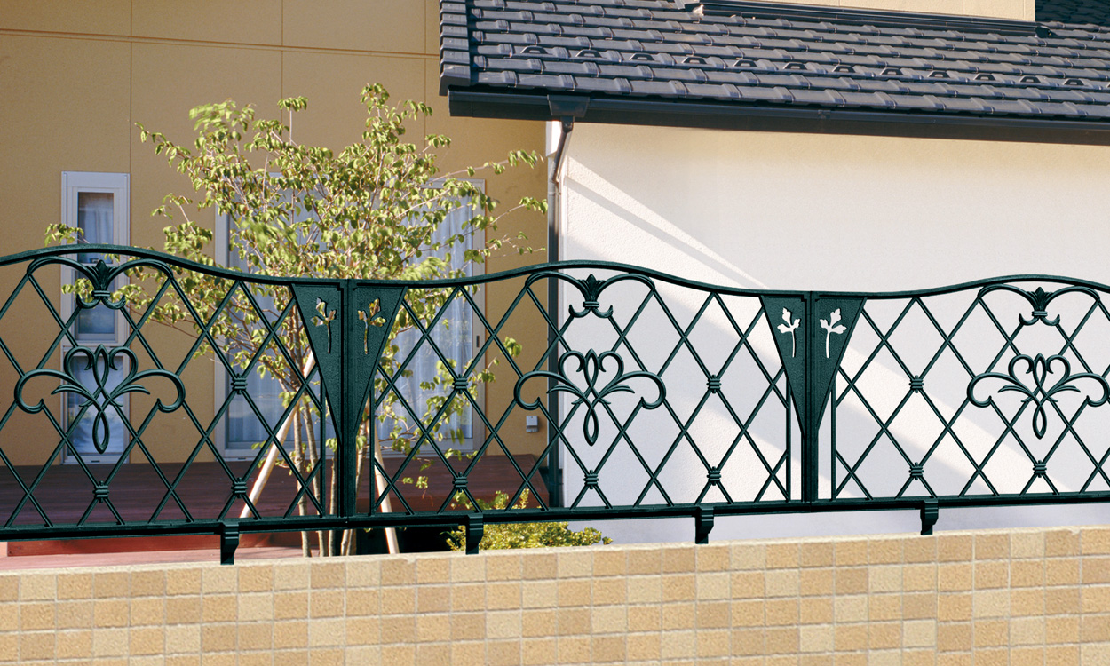 2型 アートグリーン／1006　三協アルミ　門・フェンスまわり　フェンス・スクリーン　目隠し　モダン　おしゃれ　エクステリア　愛知・名古屋の外構専門店パートナーホームのエクステリア　製品一覧　鋳物フェンス　ハーベリー|パートナーホーム