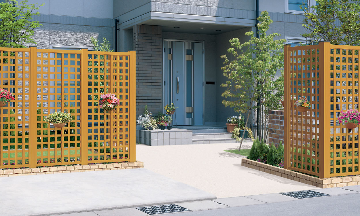 B型 パイン／0818　三協アルミ　門・フェンスまわり　フェンス・スクリーン　目隠し　モダン　おしゃれ　エクステリア　愛知・名古屋の外構専門店パートナーホームのエクステリア　製品一覧　鋳物フェンス　木粉入り樹脂フェンス　プラウディ|パートナーホーム