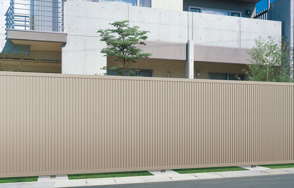 アーバングレー／1018　三協アルミ　門・フェンスまわり　フェンス・スクリーン　目隠し　モダン　おしゃれ　エクステリア　愛知・名古屋の外構専門店パートナーホームのエクステリア　製品一覧　形材フェンス　ニューアイシャノンG 2型|パートナーホーム