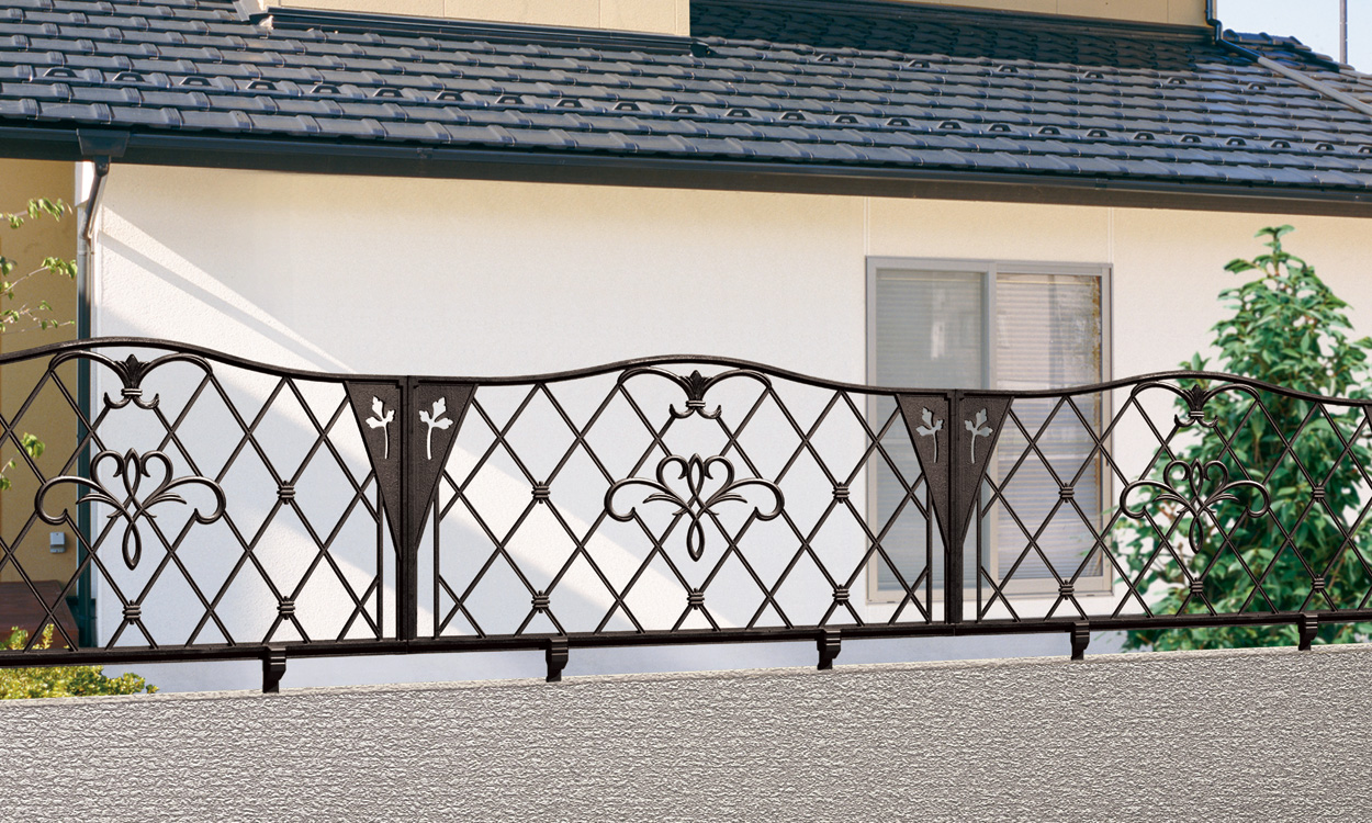 2型 アートブラウン／1006　三協アルミ　門・フェンスまわり　フェンス・スクリーン　目隠し　モダン　おしゃれ　エクステリア　愛知・名古屋の外構専門店パートナーホームのエクステリア　製品一覧　鋳物フェンス　ハーベリー|パートナーホーム