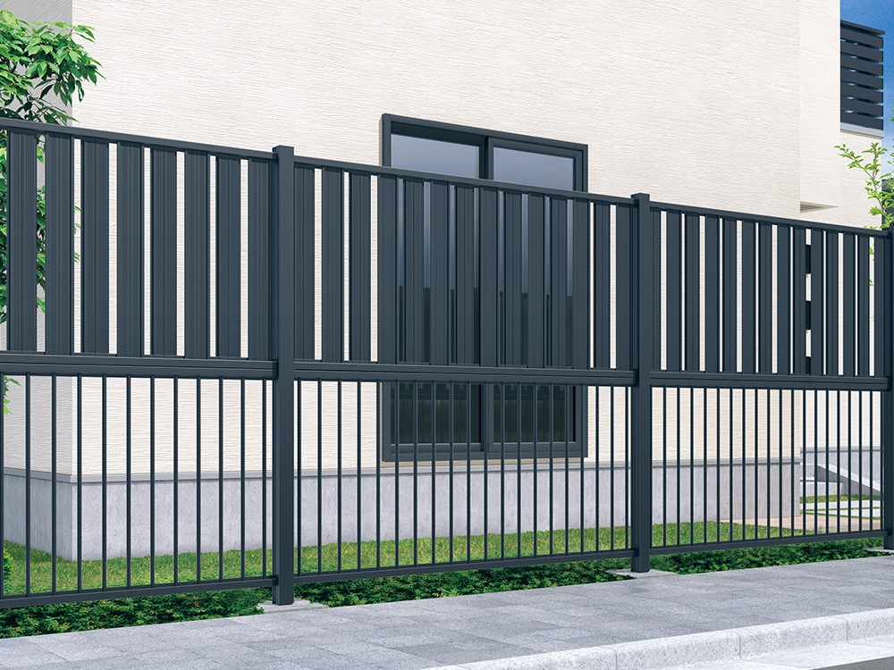 三協アルミ　形材フェンス　多段支柱　2段間仕切り支柱【外構エクステリア商品】|サムネイル　三協アルミ　門・フェンスまわり　フェンス・スクリーン　目隠し　モダン　おしゃれ　エクステリア　愛知・名古屋の外構専門店パートナーホームのエクステリア　製品一覧　形材フェンス　多段支柱　2段間仕切り支柱［70角支柱］|パートナーホーム