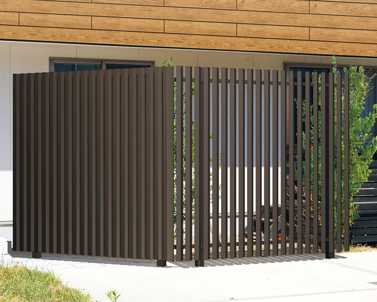 5型 ダークブロンズ（BD）／フリー支柱タイプ／2020／コーナー格子　三協アルミ　門・フェンスまわり　フェンス・スクリーン　目隠し　モダン　おしゃれ　エクステリア　愛知・名古屋の外構専門店パートナーホームのエクステリア　製品一覧　ガーデンスクリーン　エルファード片面タイプ|パートナーホーム