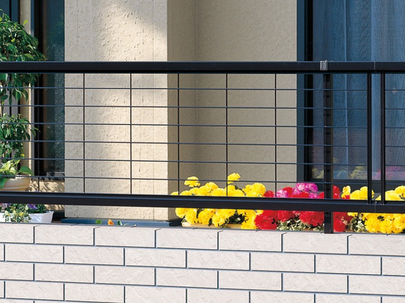 三協アルミ　形材フェンス　ニュータウンリード【外構エクステリア商品】|サムネイル　三協アルミ　門・フェンスまわり　フェンス・スクリーン　目隠し　モダン　おしゃれ　エクステリア　愛知・名古屋の外構専門店パートナーホームのエクステリア　製品一覧　形材フェンス　|パートナーホーム