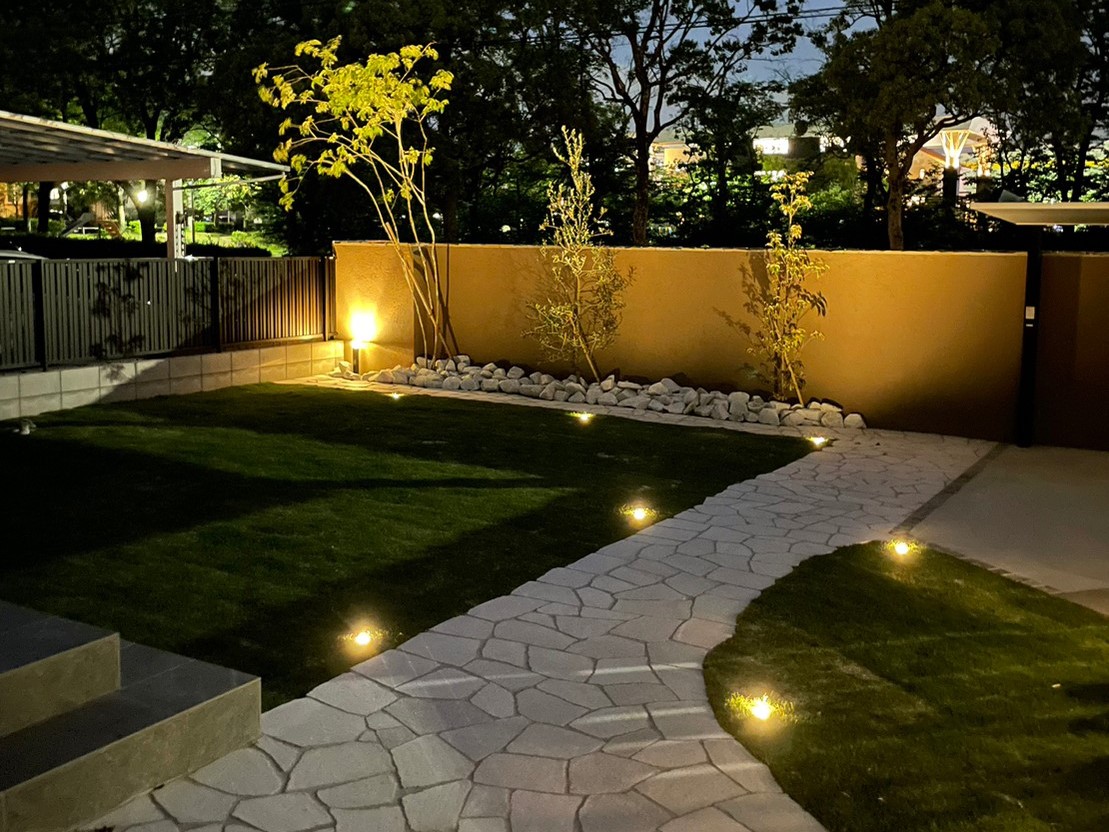 外構工事　エクステリア　アプローチ特集　おしゃれ　石材（乱形石）　乱張り　愛知・名古屋の外構専門店　パートナーホーム|パートナーホーム