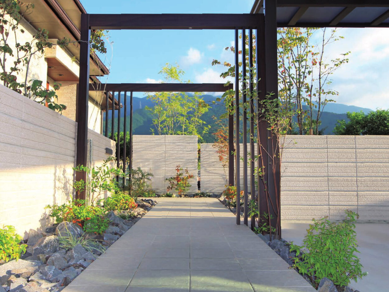 外構工事　エクステリア　アプローチ特集　おしゃれ　大判タイル　ホテルライク　愛知・名古屋の外構専門店　パートナーホーム|パートナーホーム