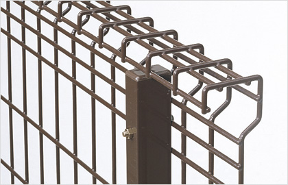 フェンス形状　三協アルミ　門・フェンスまわり　フェンス・スクリーン　目隠し　モダン　おしゃれ　エクステリア　愛知・名古屋の外構専門店パートナーホームのエクステリア　製品一覧 スチールメッシュ　ユメッシュG型フェンス|パートナーホーム