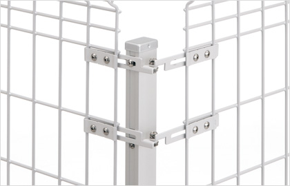 コーナー支柱納まり　三協アルミ　門・フェンスまわり　フェンス・スクリーン　目隠し　モダン　おしゃれ　エクステリア　愛知・名古屋の外構専門店パートナーホームのエクステリア　製品一覧 スチールメッシュ　ユメッシュHR型フェンス|パートナーホーム