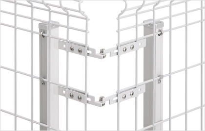 支柱2本使用例　三協アルミ　門・フェンスまわり　フェンス・スクリーン　目隠し　モダン　おしゃれ　エクステリア　愛知・名古屋の外構専門店パートナーホームのエクステリア　製品一覧 スチールメッシュ　ユメッシュHR型フェンス|パートナーホーム