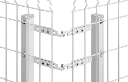 支柱2本使用例　三協アルミ　門・フェンスまわり　フェンス・スクリーン　目隠し　モダン　おしゃれ　エクステリア　愛知・名古屋の外構専門店パートナーホームのエクステリア　製品一覧 スチールメッシュ　ユメッシュZ型フェンス|パートナーホーム