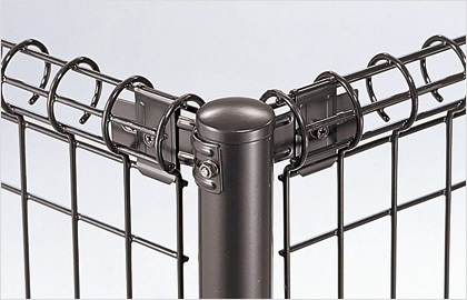 コーナー部　三協アルミ　門・フェンスまわり　フェンス・スクリーン　目隠し　モダン　おしゃれ　エクステリア　愛知・名古屋の外構専門店パートナーホームのエクステリア　製品一覧 スチールメッシュ　ユメッシュR型フェンス|パートナーホーム