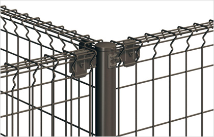 T字連結部　三協アルミ　門・フェンスまわり　フェンス・スクリーン　目隠し　モダン　おしゃれ　エクステリア　愛知・名古屋の外構専門店パートナーホームのエクステリア　製品一覧 スチールメッシュ　ユメッシュZ型フェンス|パートナーホーム