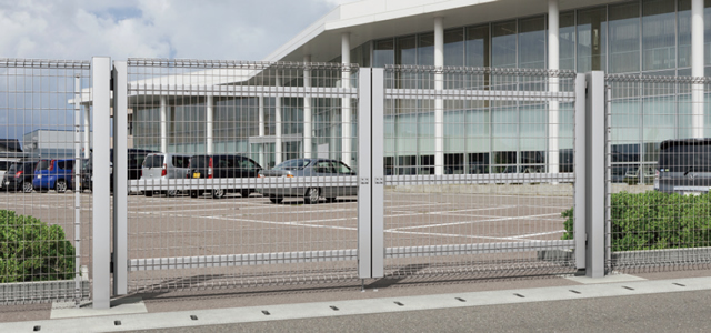 大型門扉フレラインフォルテ仕様 三協アルミ　門・フェンスまわり　フェンス・スクリーン　目隠し　モダン　おしゃれ　エクステリア　愛知・名古屋の外構専門店パートナーホームのエクステリア　スチールメッシュ　製品一覧　ユメッシュR型門扉　|パートナーホーム