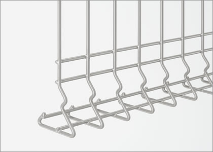 下部 間仕切り支柱タイプ　三協アルミ　門・フェンスまわり　フェンス・スクリーン　目隠し　モダン　おしゃれ　エクステリア　愛知・名古屋の外構専門店パートナーホームのエクステリア　製品一覧 スチールメッシュ　ユメッシュZ型フェンス|パートナーホーム