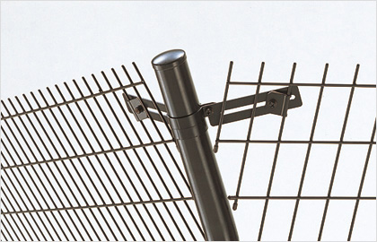 コーナー部 忍びパネル取り付けタイプ　三協アルミ　門・フェンスまわり　フェンス・スクリーン　目隠し　モダン　おしゃれ　エクステリア　愛知・名古屋の外構専門店パートナーホームのエクステリア　製品一覧 スチールメッシュ　ユメッシュR型フェンス|パートナーホーム