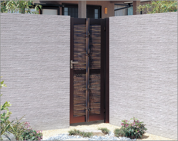 独立仕様　三協アルミ　門・フェンスまわり　フェンス・スクリーン　目隠し　モダン　おしゃれ　エクステリア　愛知・名古屋の外構専門店パートナーホームのエクステリア　製品一覧　樹脂竹垣　紗更|パートナーホーム