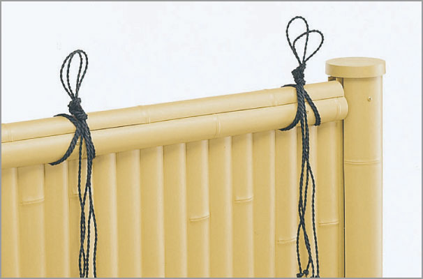 端部支柱　三協アルミ　門・フェンスまわり　フェンス・スクリーン　目隠し　モダン　おしゃれ　エクステリア　愛知・名古屋の外構専門店パートナーホームのエクステリア　製品一覧　樹脂竹垣　紗更|パートナーホーム