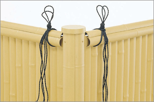 自在コーナー支柱　三協アルミ　門・フェンスまわり　フェンス・スクリーン　目隠し　モダン　おしゃれ　エクステリア　愛知・名古屋の外構専門店パートナーホームのエクステリア　製品一覧　樹脂竹垣　紗更|パートナーホーム