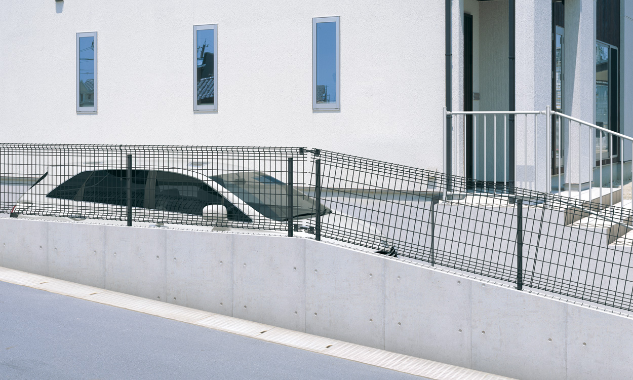 三協アルミ　門・フェンスまわり　フェンス・スクリーン　目隠し　モダン　おしゃれ　エクステリア　愛知・名古屋の外構専門店パートナーホームのエクステリア　製品一覧 スチールメッシュ　ユメッシュHR型フェンス|パートナーホーム