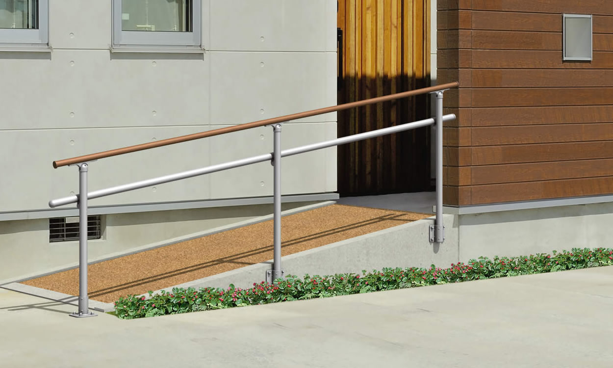 エトランポS2型　上部笠木納まり オレンジチェリー・サンシルバー／ベースプレート支柱（上面＋側面タイプ）／横バー取り付け仕様　三協アルミ　玄関アプローチ　門・フェンスまわり　モダン　おしゃれ　エクステリア　愛知・名古屋の外構専門店パートナーホームのエクステリア　製品一覧　歩行者用補助手すり　エトランポS・エトランポU|パートナーホーム